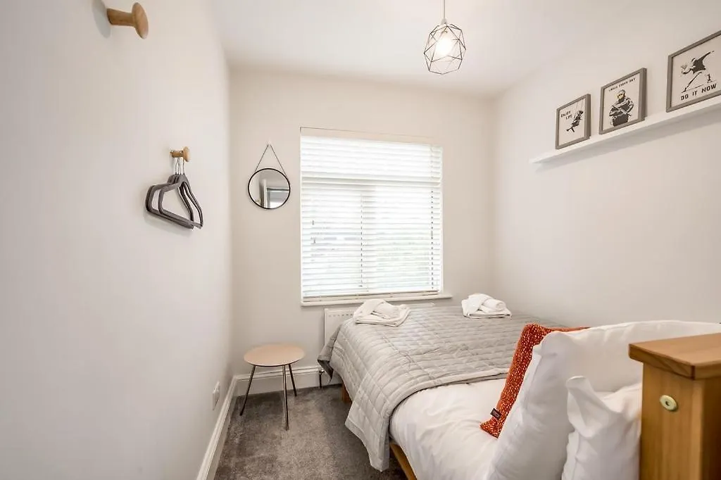 Central Belfast Apartments - Malone Hideaway