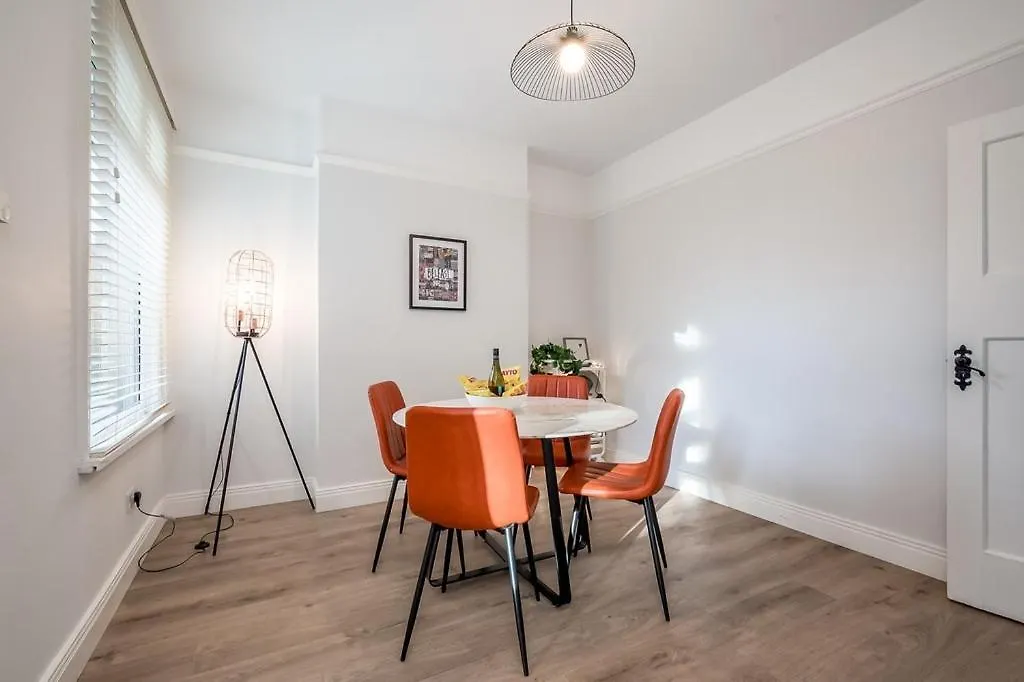 Central Belfast Apartments - Malone Hideaway United Kingdom