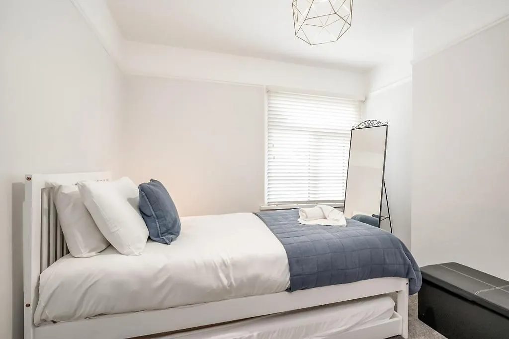Central Belfast Apartments - Malone Hideaway United Kingdom